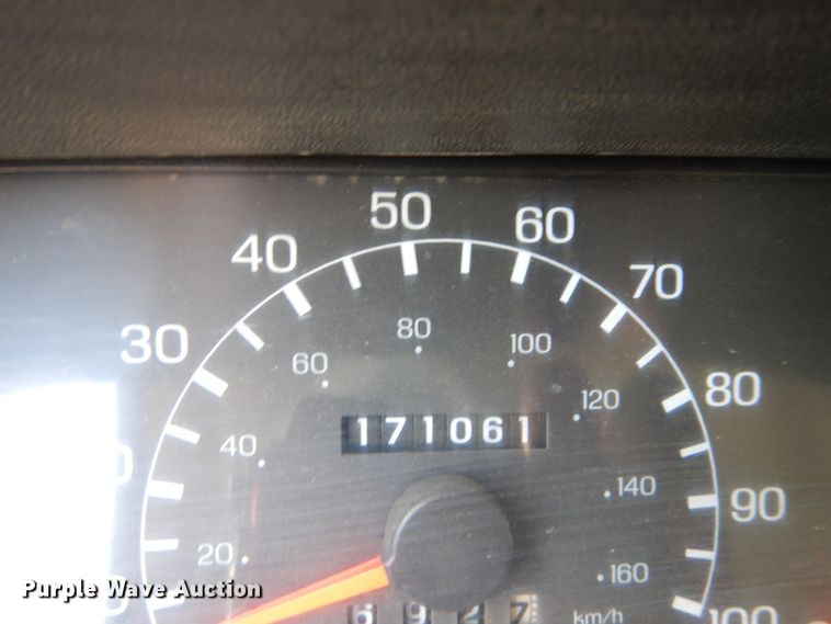 image for item GV9047 2004 Ford F750 Super Duty XL  flatbed truck