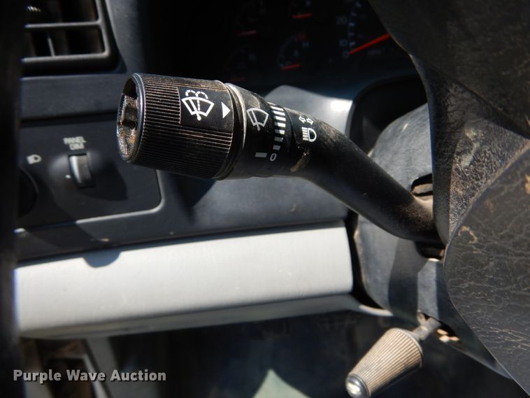 image for item GV9047 2004 Ford F750 Super Duty XL  flatbed truck