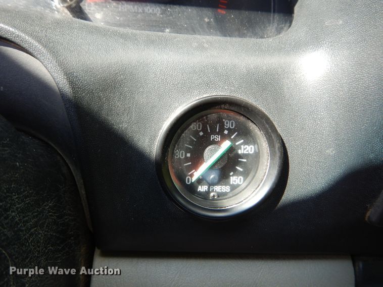 image for item GV9047 2004 Ford F750 Super Duty XL  flatbed truck