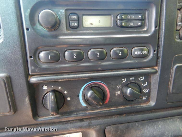 image for item GV9047 2004 Ford F750 Super Duty XL  flatbed truck