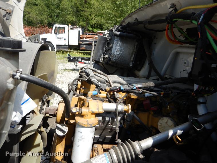 image for item GV9047 2004 Ford F750 Super Duty XL  flatbed truck