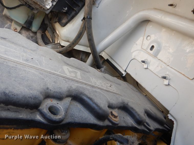 image for item GV9047 2004 Ford F750 Super Duty XL  flatbed truck