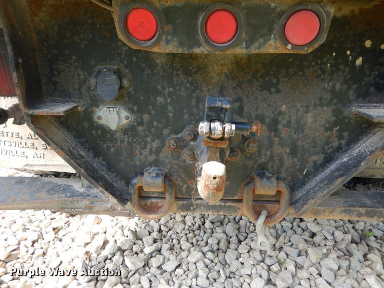 image for item GV9047 2004 Ford F750 Super Duty XL  flatbed truck