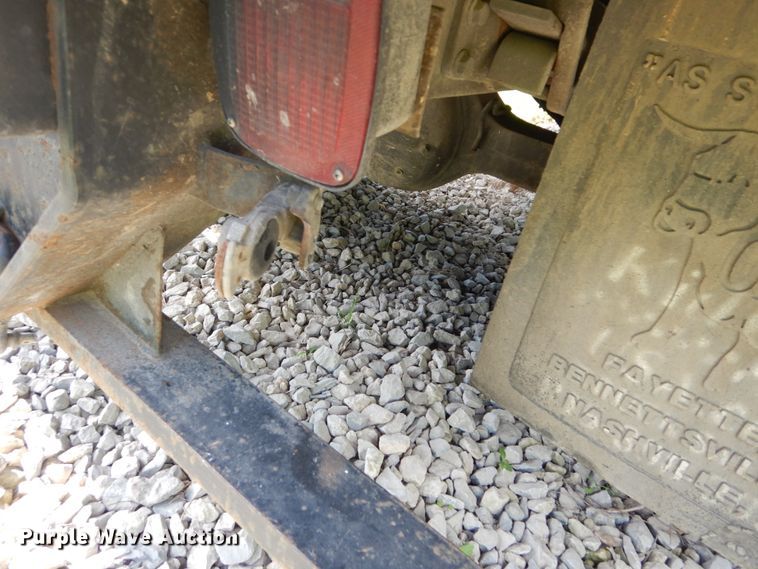 image for item GV9047 2004 Ford F750 Super Duty XL  flatbed truck