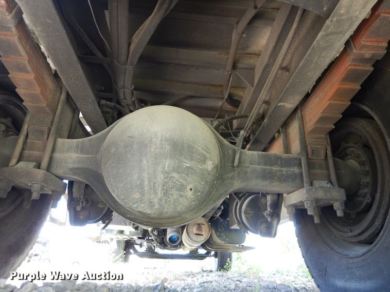 image for item GV9047 2004 Ford F750 Super Duty XL  flatbed truck