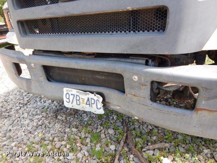 image for item GV9047 2004 Ford F750 Super Duty XL  flatbed truck