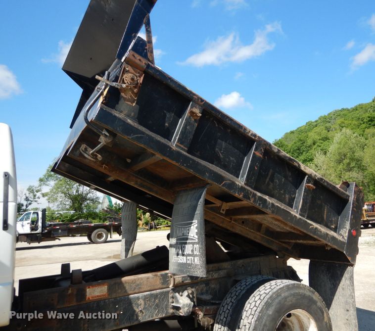 image for item GV9048 1998 Chevrolet C7500  dump truck