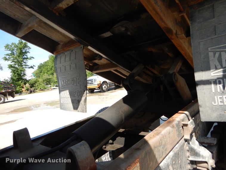 image for item GV9048 1998 Chevrolet C7500  dump truck