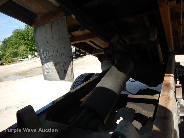 image for item GV9048 1998 Chevrolet C7500  dump truck