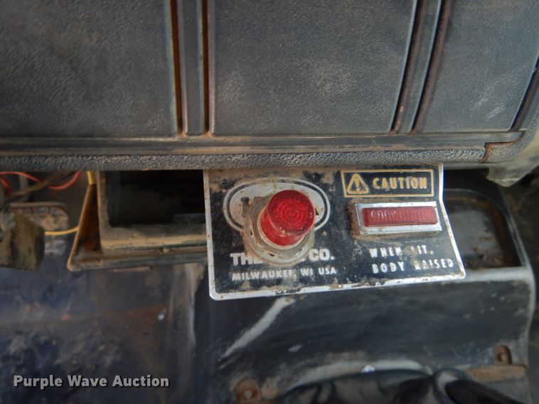 image for item GV9048 1998 Chevrolet C7500  dump truck