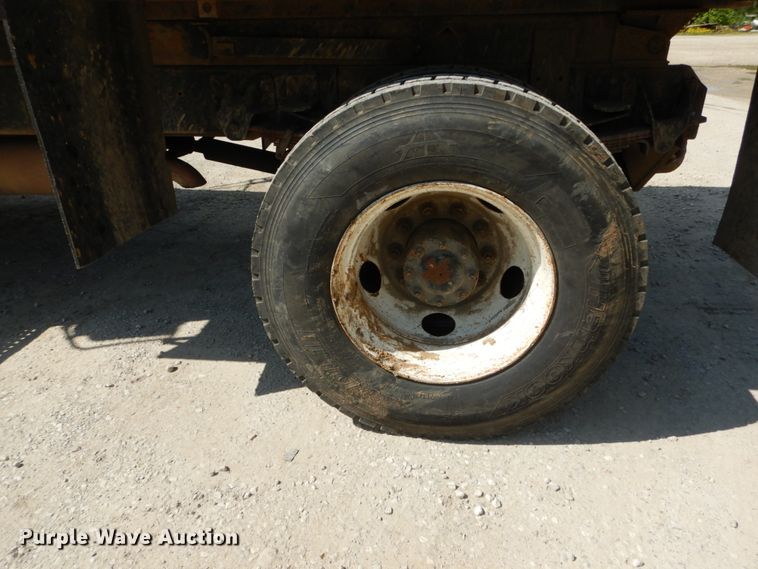 image for item GV9048 1998 Chevrolet C7500  dump truck