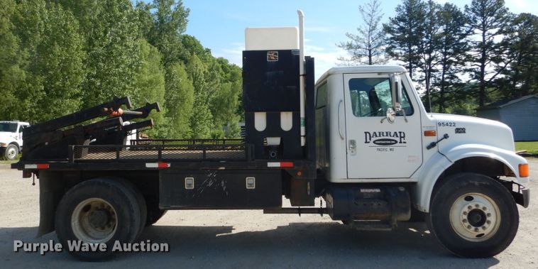 image for item GV9050 1995 International 4900  flatbed truck
