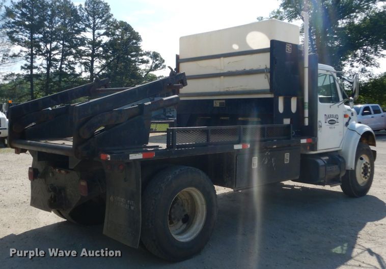 image for item GV9050 1995 International 4900  flatbed truck