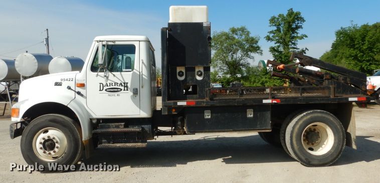 image for item GV9050 1995 International 4900  flatbed truck