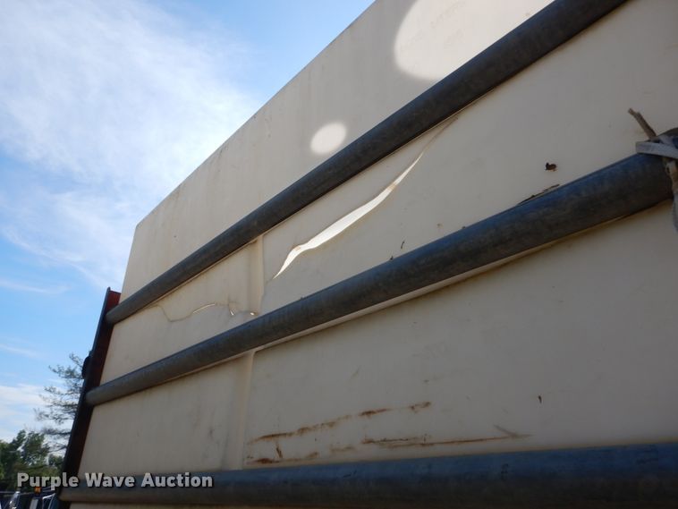 image for item GV9050 1995 International 4900  flatbed truck