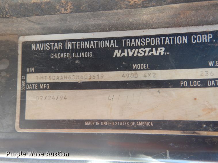 image for item GV9050 1995 International 4900  flatbed truck