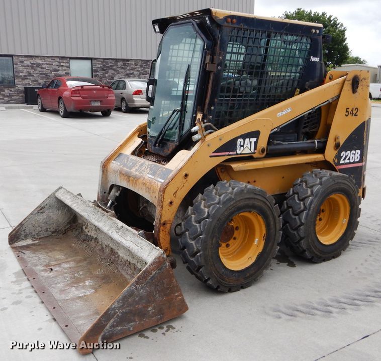 image for item GW9107 2004 Caterpillar 226B  skid steer loader