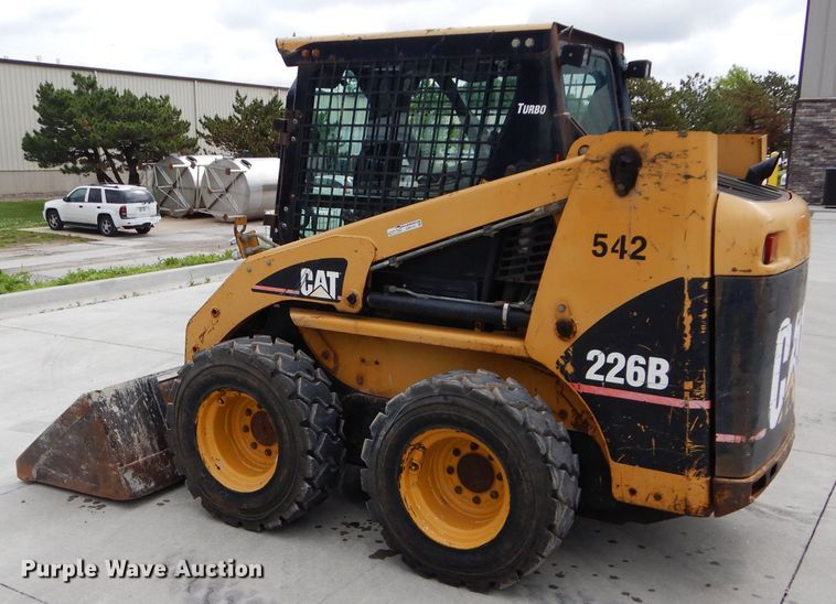 image for item GW9107 2004 Caterpillar 226B  skid steer loader