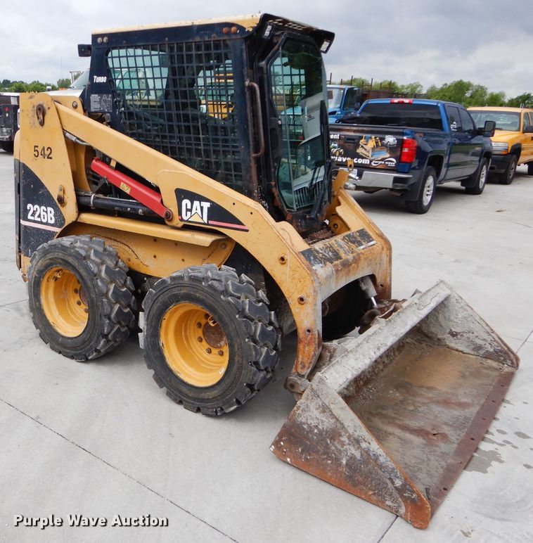 image for item GW9107 2004 Caterpillar 226B  skid steer loader