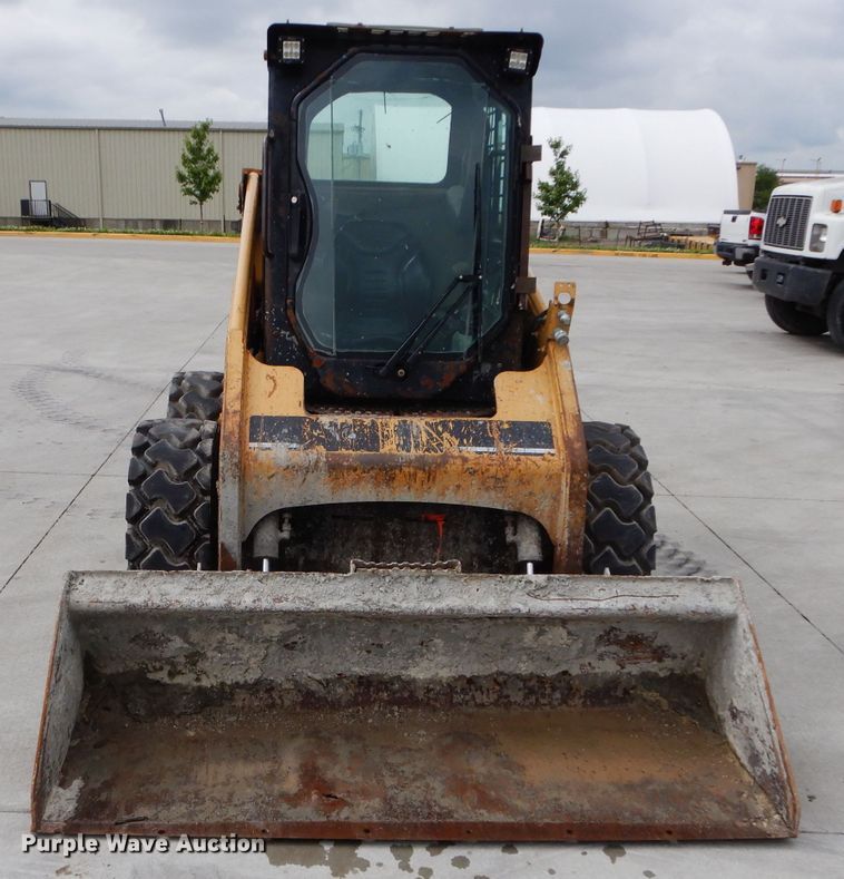image for item GW9107 2004 Caterpillar 226B  skid steer loader