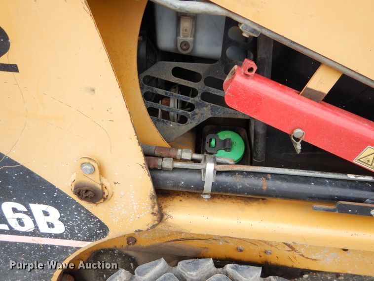 image for item GW9107 2004 Caterpillar 226B  skid steer loader