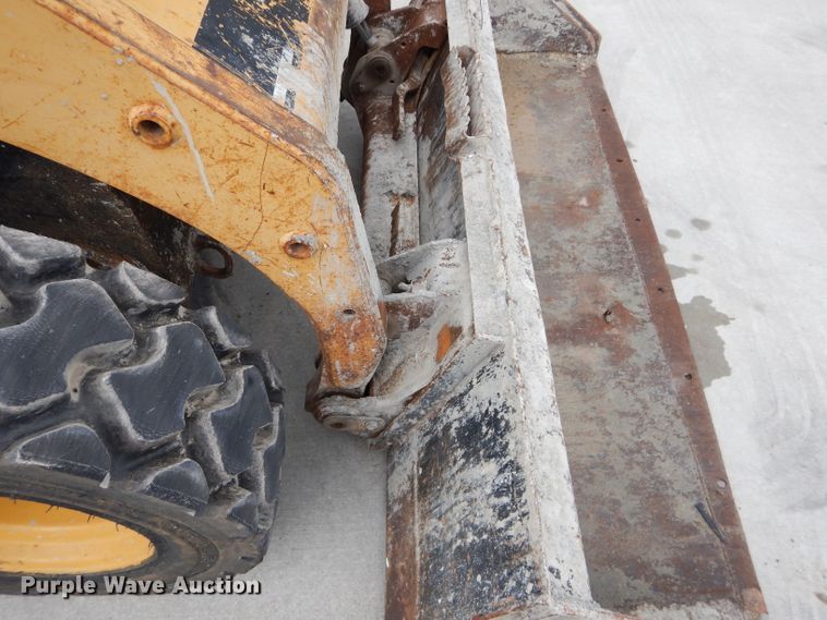 image for item GW9107 2004 Caterpillar 226B  skid steer loader