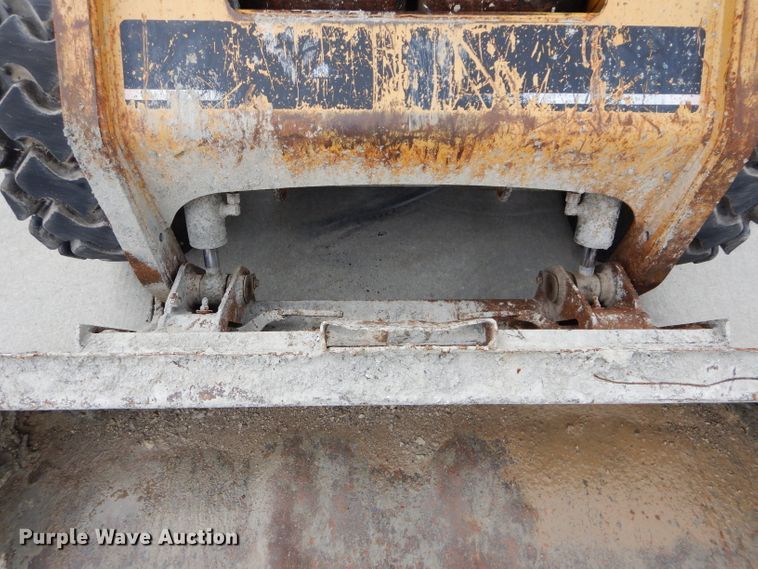 image for item GW9107 2004 Caterpillar 226B  skid steer loader