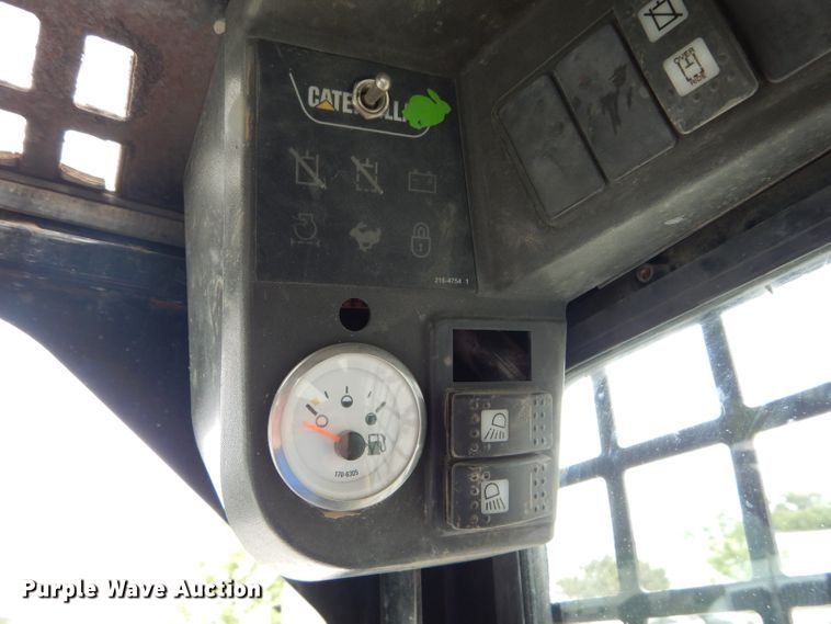 image for item GW9107 2004 Caterpillar 226B  skid steer loader