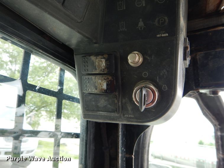 image for item GW9107 2004 Caterpillar 226B  skid steer loader