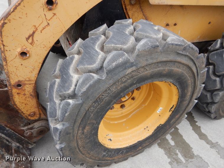 image for item GW9107 2004 Caterpillar 226B  skid steer loader