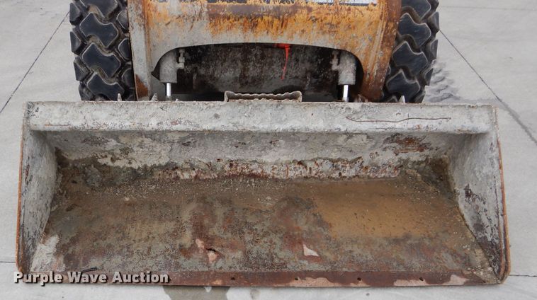 image for item GW9107 2004 Caterpillar 226B  skid steer loader