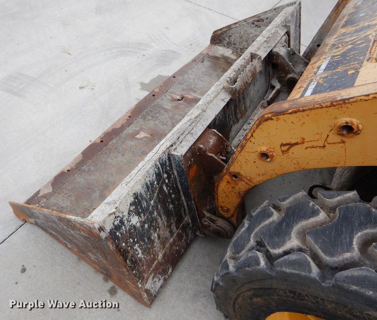 image for item GW9107 2004 Caterpillar 226B  skid steer loader