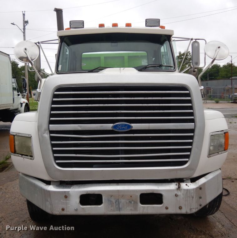 image for item GW9118 1995 Ford L9000  roll-off container truck
