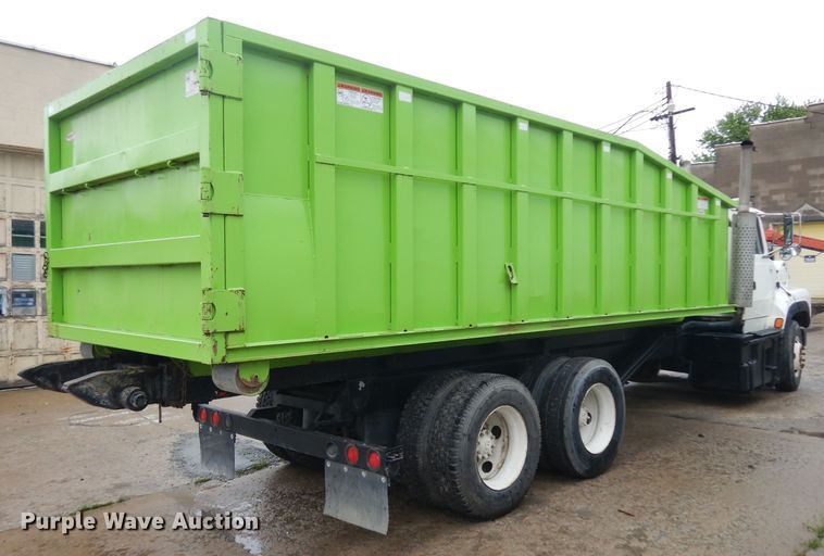 image for item GW9118 1995 Ford L9000  roll-off container truck