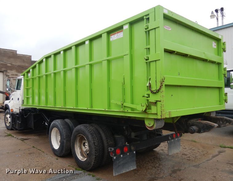 image for item GW9118 1995 Ford L9000  roll-off container truck