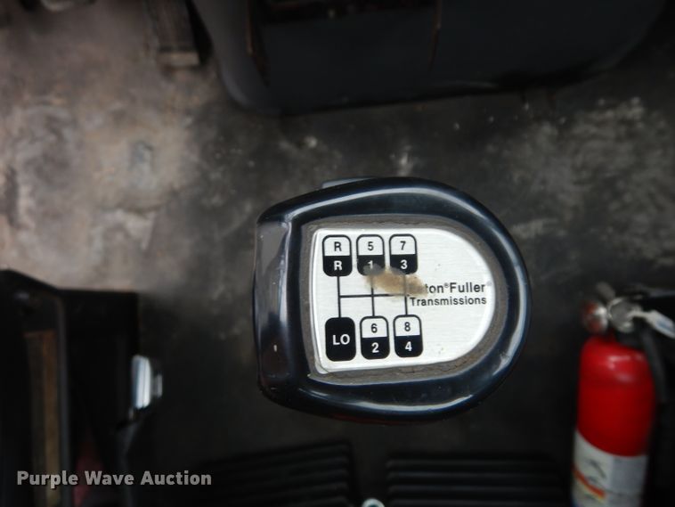 image for item GW9118 1995 Ford L9000  roll-off container truck