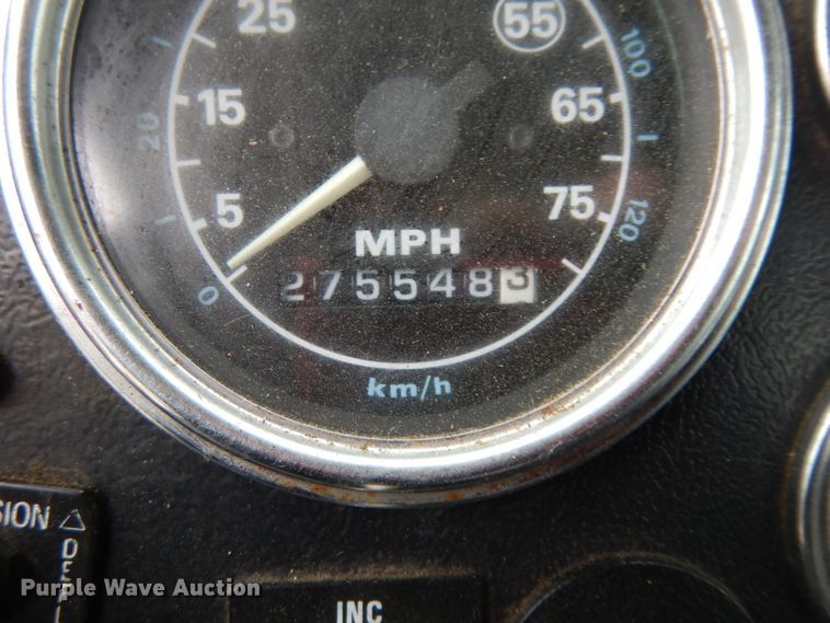 image for item GW9118 1995 Ford L9000  roll-off container truck