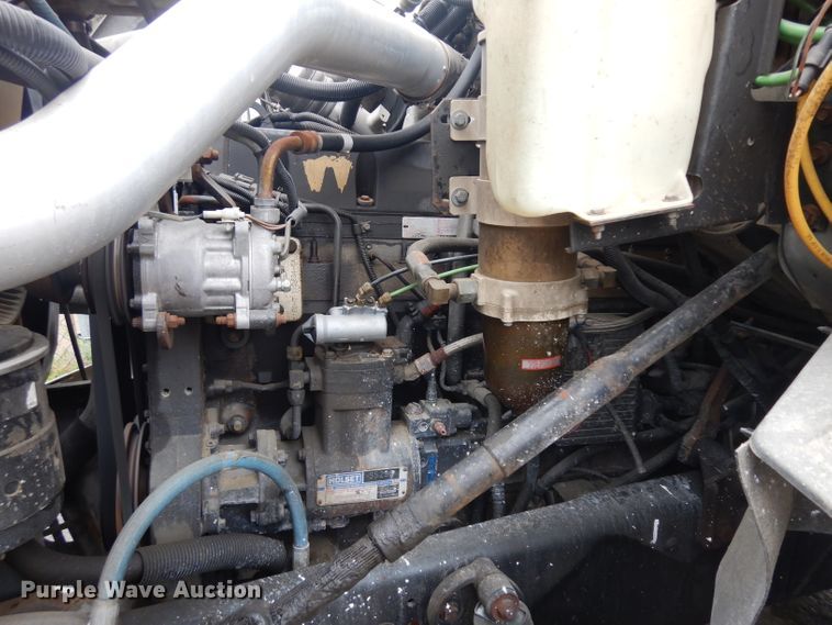 image for item GW9118 1995 Ford L9000  roll-off container truck