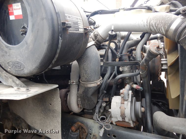 image for item GW9118 1995 Ford L9000  roll-off container truck