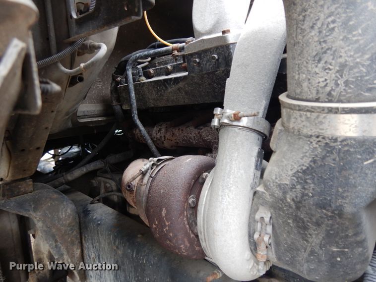 image for item GW9118 1995 Ford L9000  roll-off container truck