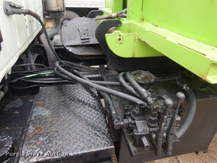 image for item GW9118 1995 Ford L9000  roll-off container truck