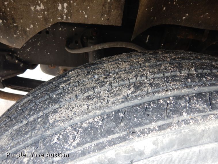 image for item GW9118 1995 Ford L9000  roll-off container truck