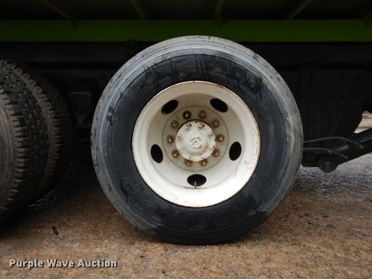 image for item GW9118 1995 Ford L9000  roll-off container truck