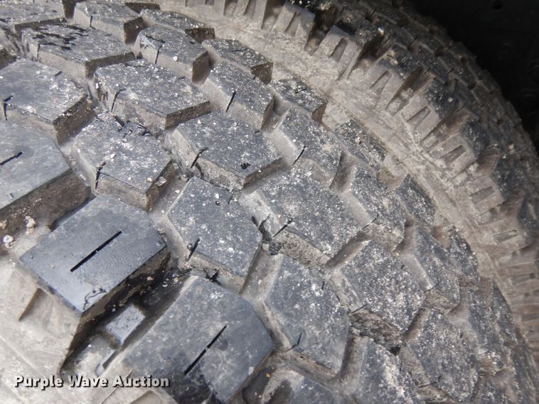 image for item GW9118 1995 Ford L9000  roll-off container truck