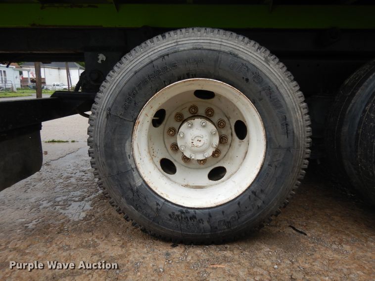 image for item GW9118 1995 Ford L9000  roll-off container truck