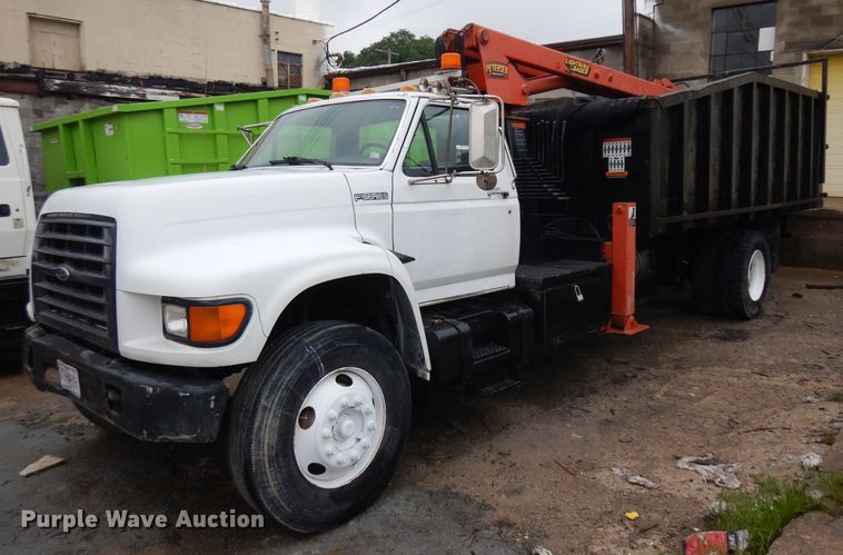 image for item GW9119 1999 Ford F800 dump truck with crane