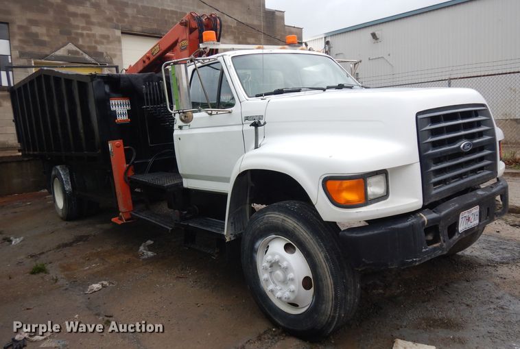 image for item GW9119 1999 Ford F800 dump truck with crane