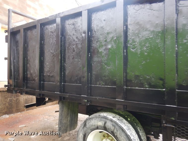 image for item GW9119 1999 Ford F800 dump truck with crane