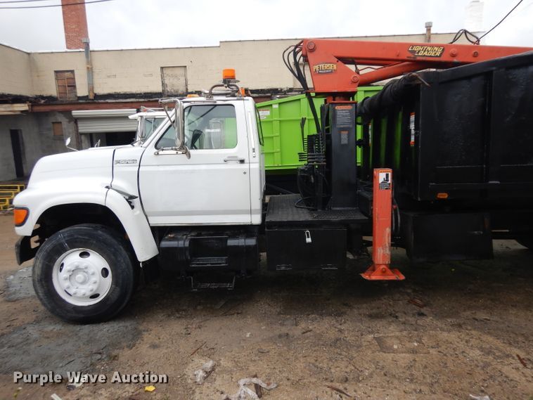 image for item GW9119 1999 Ford F800 dump truck with crane