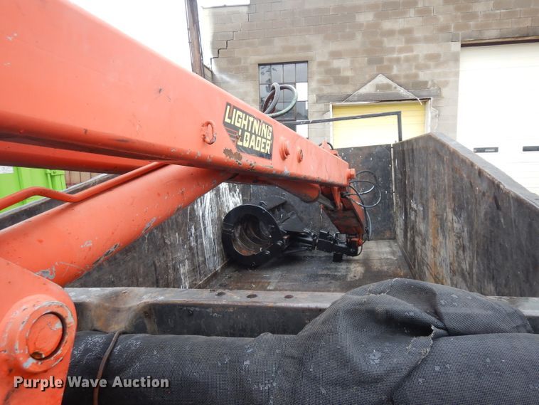 image for item GW9119 1999 Ford F800 dump truck with crane